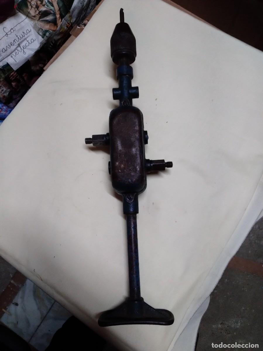Antiguidades: ANTIGUO TALADRO MANUAL-DE PRINCIPIOS SIGLO XX-44CM DE LARGO-FUNCIONA-