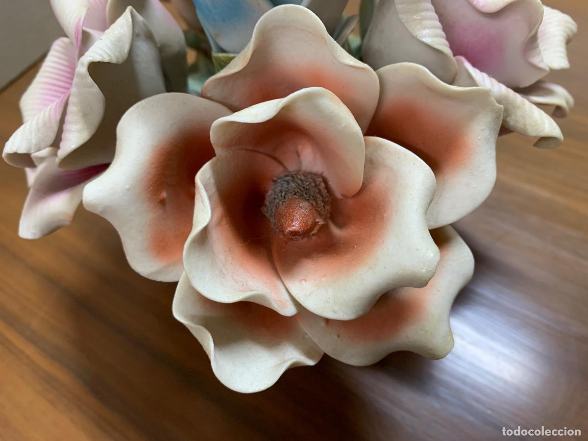 Antig&uuml;edades: Cesta con flores. Capo di Monti - Foto 9