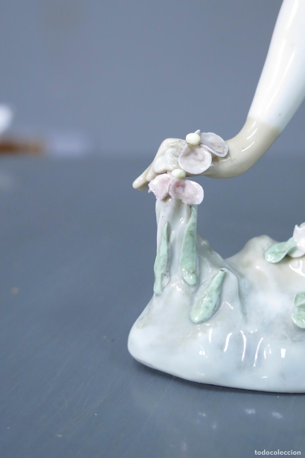 Antig&uuml;edades: NI&Ntilde;A CON RAMO DE FLORES. LLADRO - Foto 2
