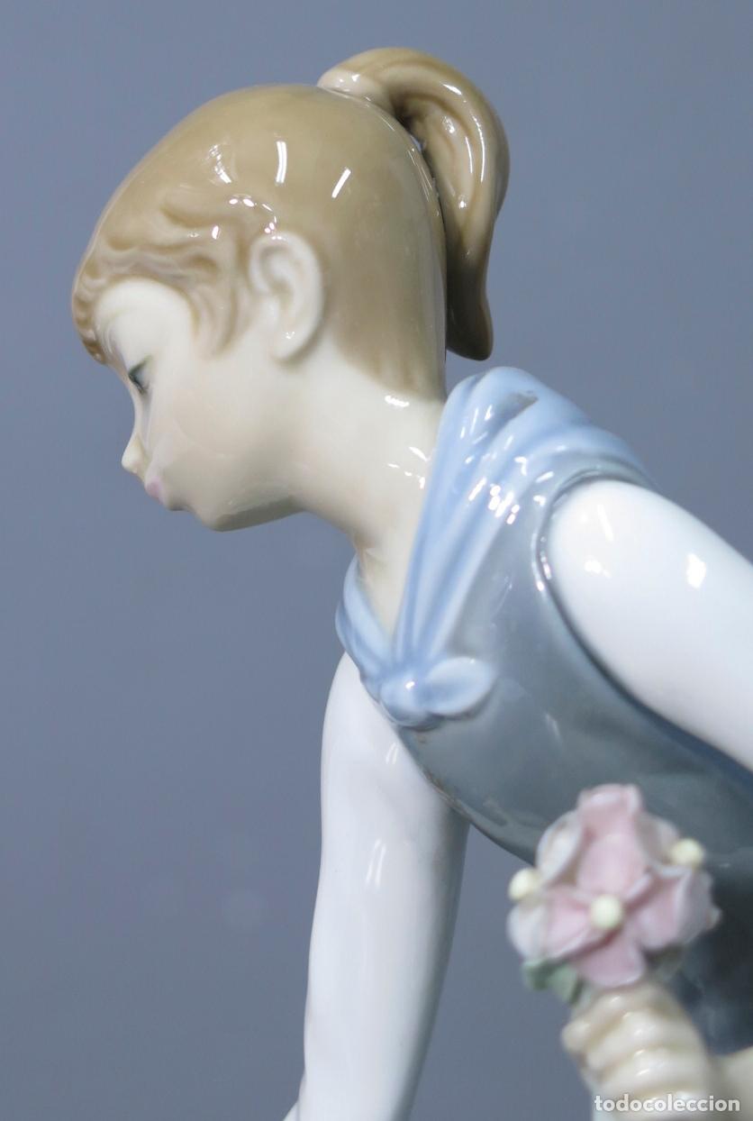 Antig&uuml;edades: NI&Ntilde;A CON RAMO DE FLORES. LLADRO - Foto 5
