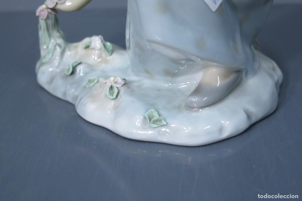 Antig&uuml;edades: NI&Ntilde;A CON RAMO DE FLORES. LLADRO - Foto 6
