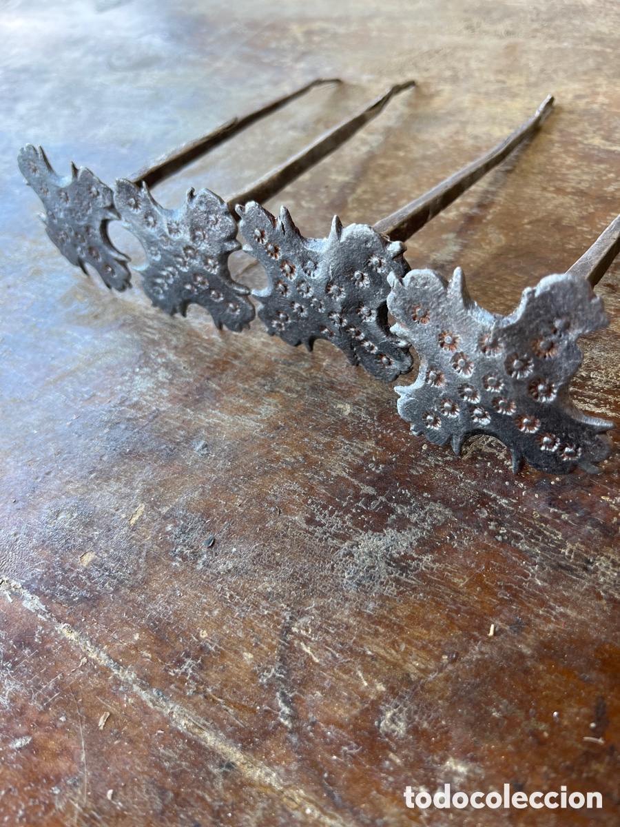 Antig&uuml;edades: Lote de 4 clavos de forja - Foto 2
