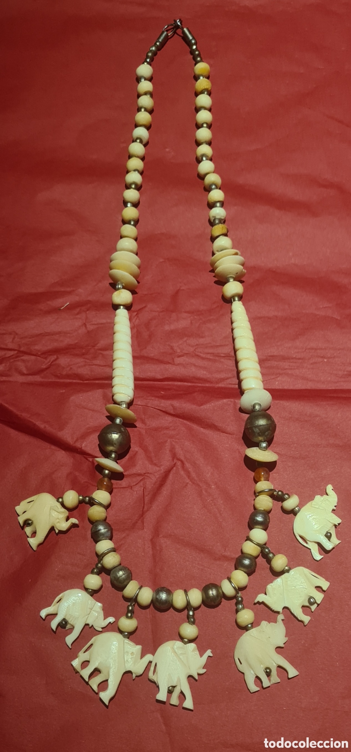 Antig&uuml;edades: Espectacular collar tallado, con 7 elefantes - Foto 2