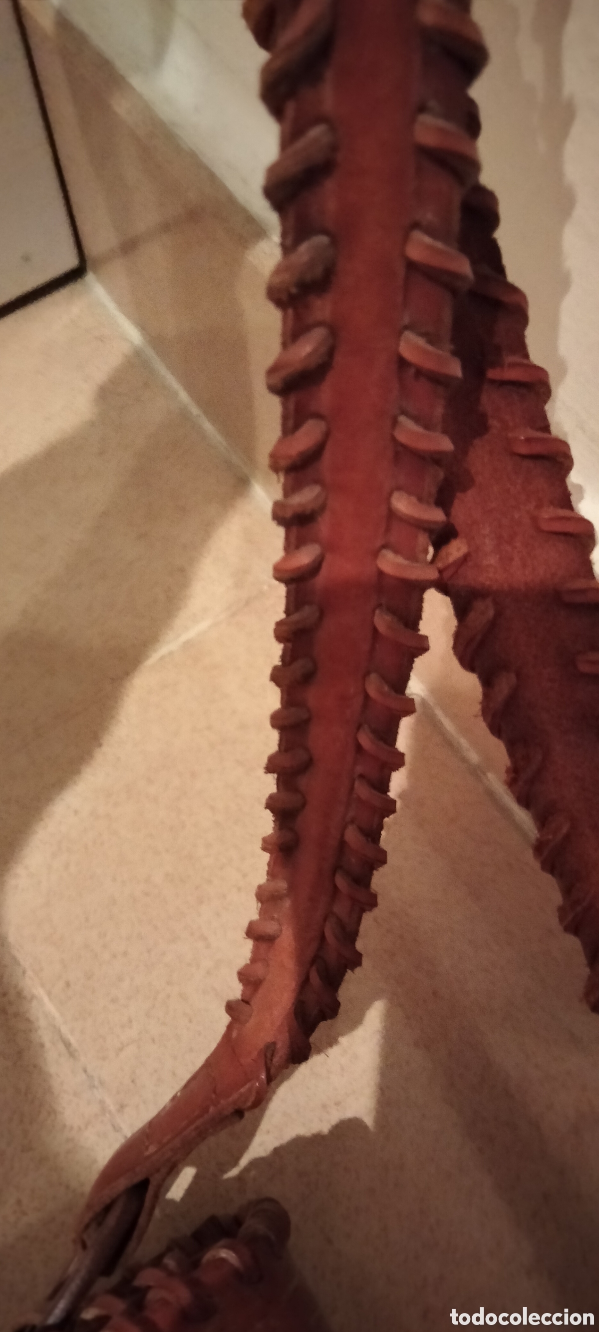 Antig&uuml;edades: Bolso de cuero repujado - Foto 7