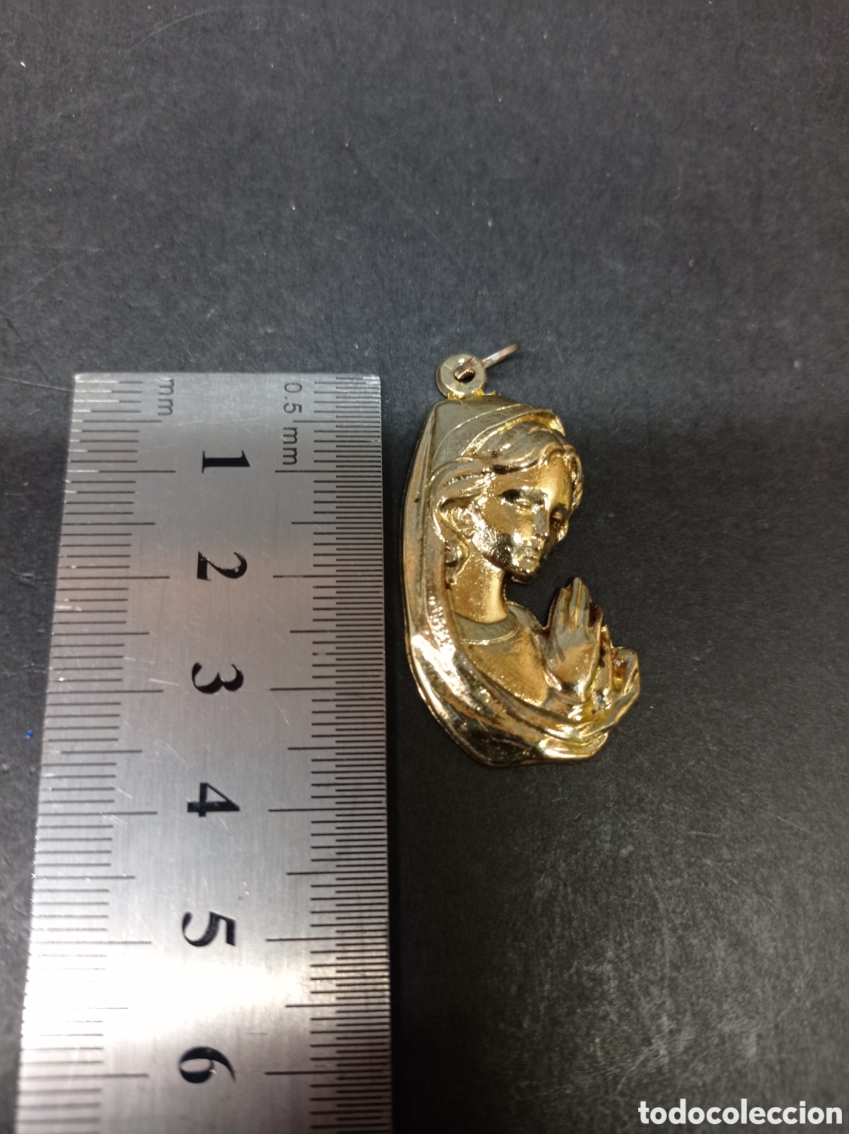 Antig&uuml;edades: Medalla Virgen rezando - Foto 2
