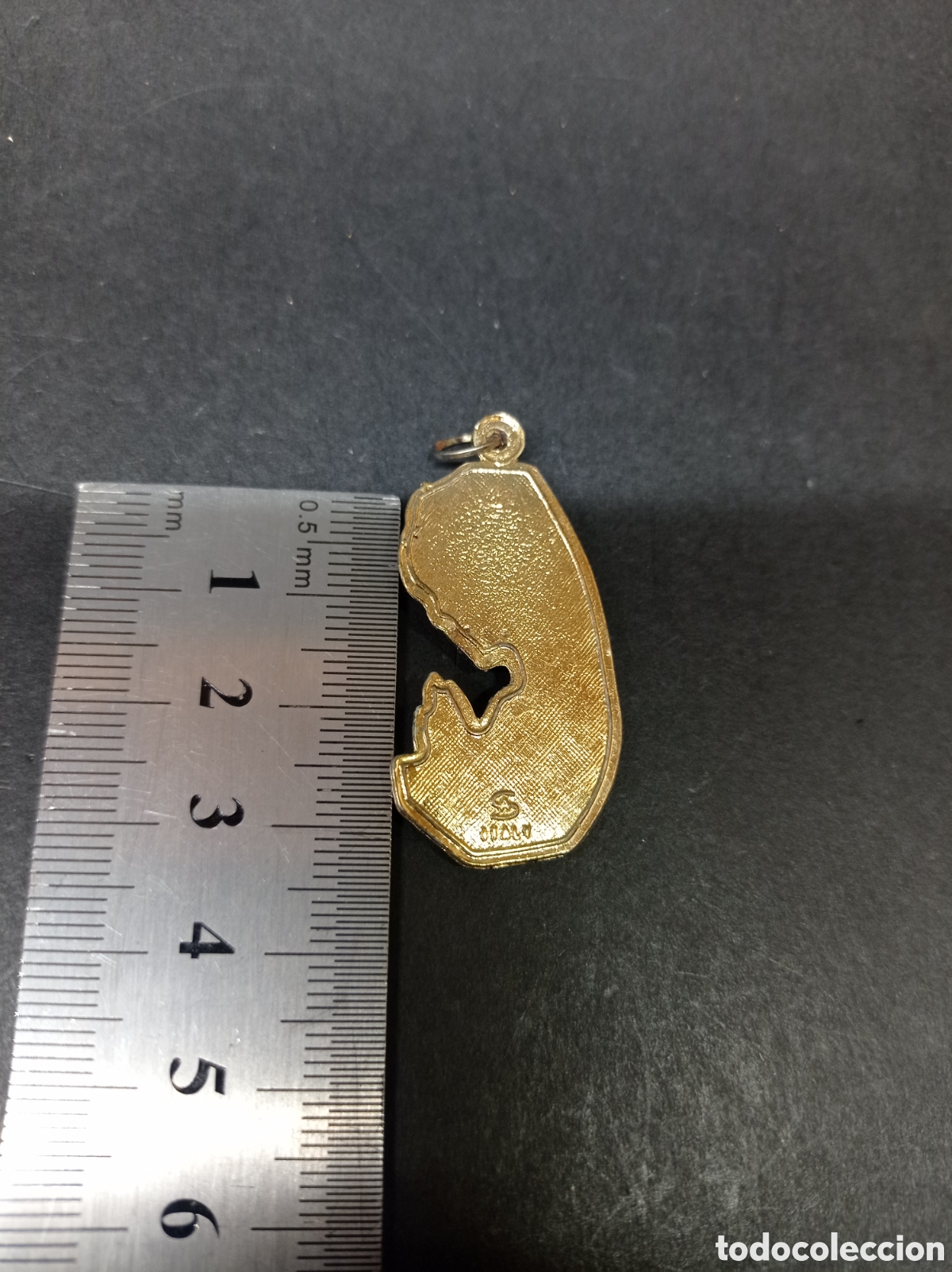 Antig&uuml;edades: Medalla Virgen rezando - Foto 4