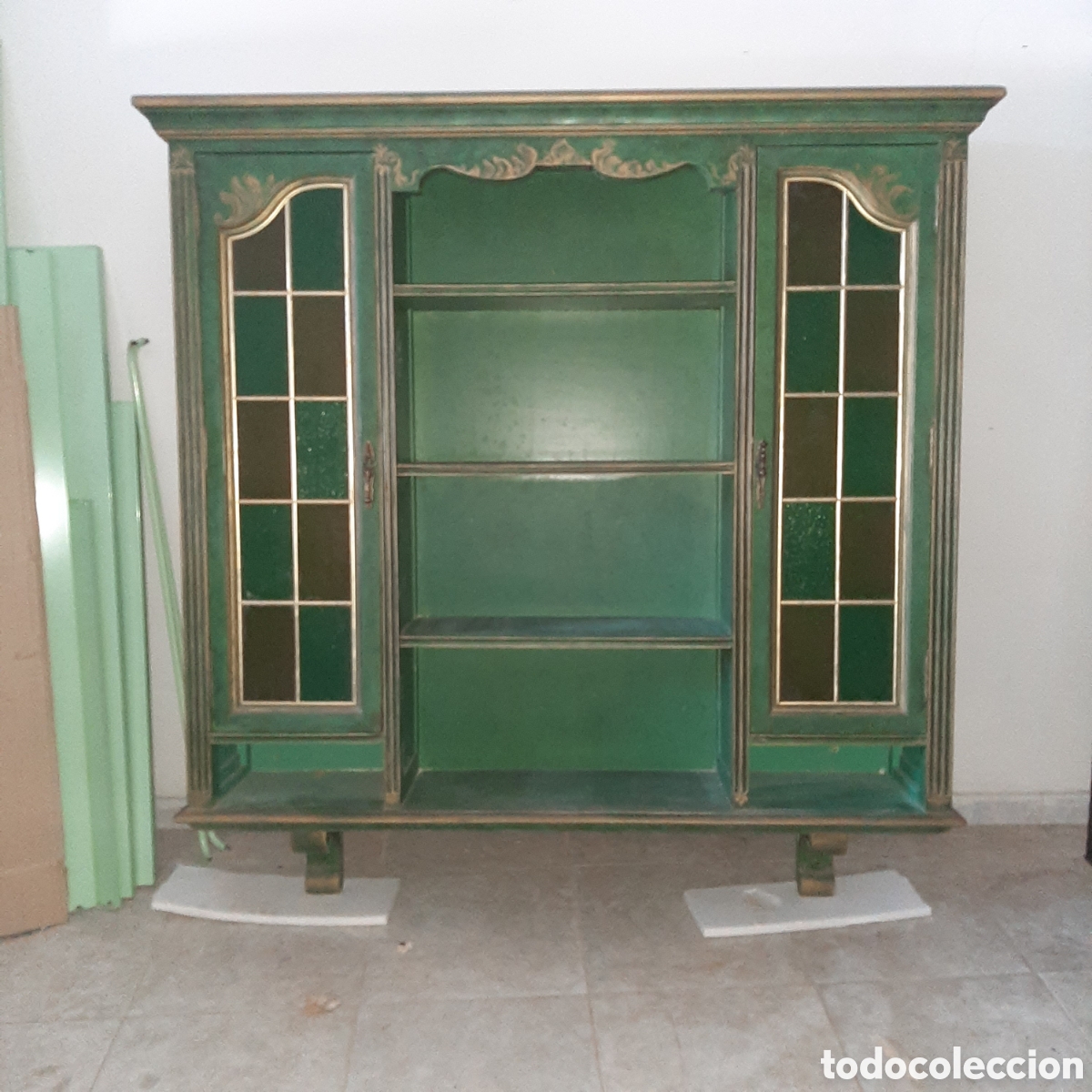 Antig&uuml;edades: Vitrina verde antigua - Foto 1