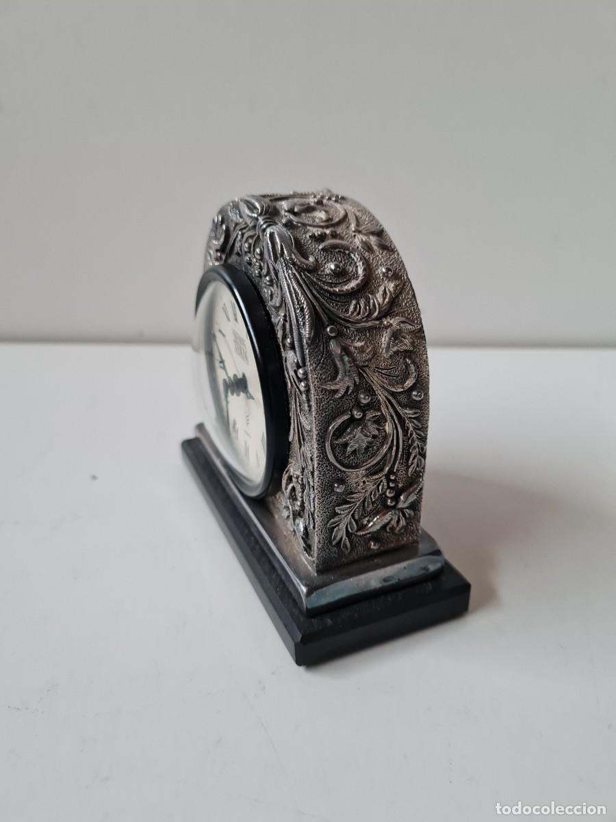 Antig&uuml;edades: RELOJ SOBREMESA LAMINADO EN PLATA - Foto 1