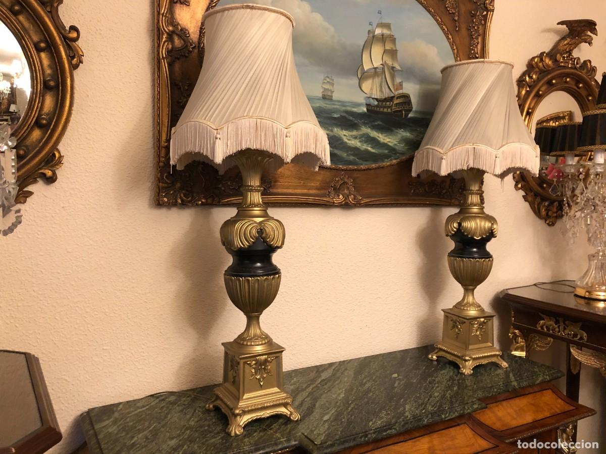 Antig&uuml;edades: Pareja de l&aacute;mparas con pantallas - Foto 3