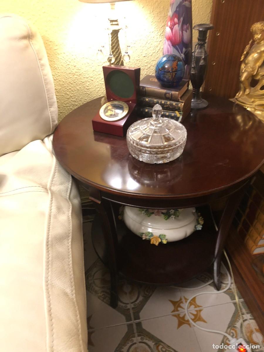 Antig&uuml;edades: Pareja de mesitas en madera - Foto 1