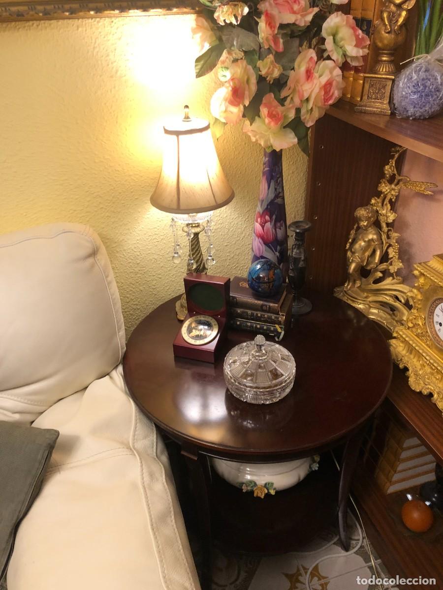 Antig&uuml;edades: Pareja de mesitas en madera - Foto 3