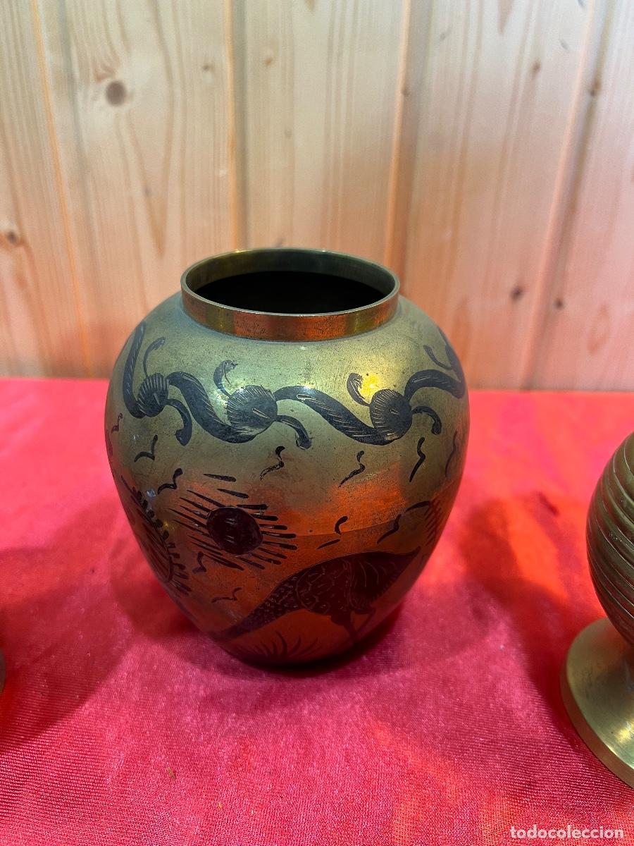 Antig&uuml;edades: -LOTE JARRONES METAL - Foto 4