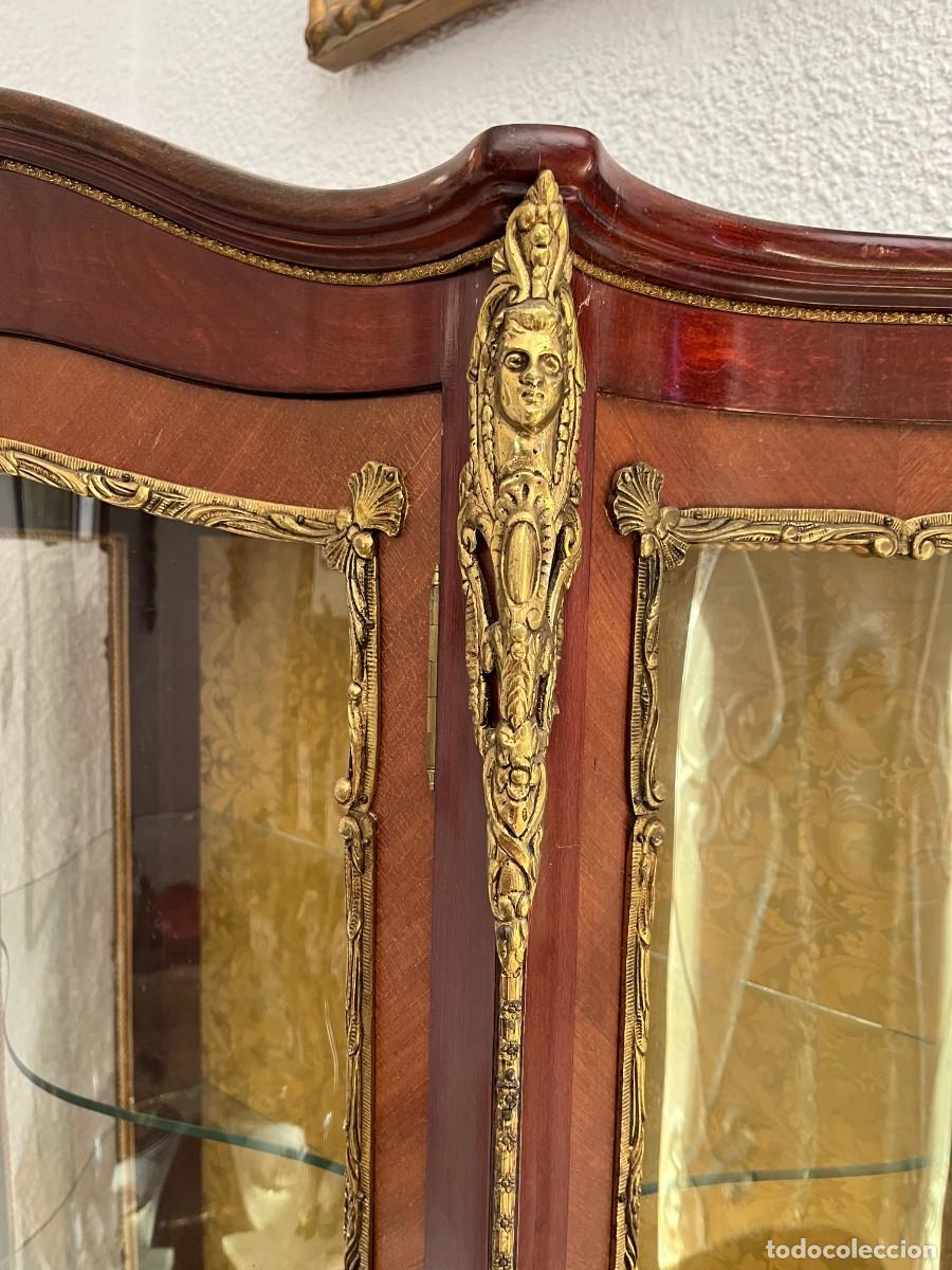 Antig&uuml;edades: Vitrina Los Certales - Foto 3