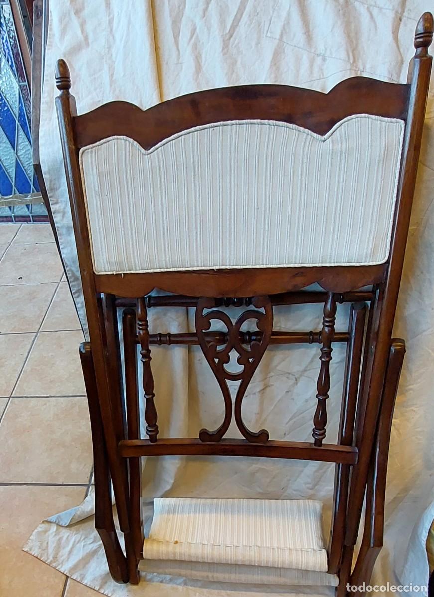 Antig&uuml;edades: Silla plegable de madera y tapiceria - Foto 3