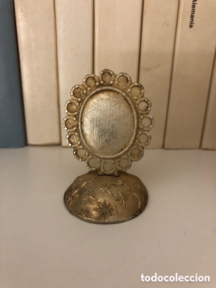 Antiques: OBJETO DECORATIVO RELIGIOSO? RELICARIO? DE ALUMINIO