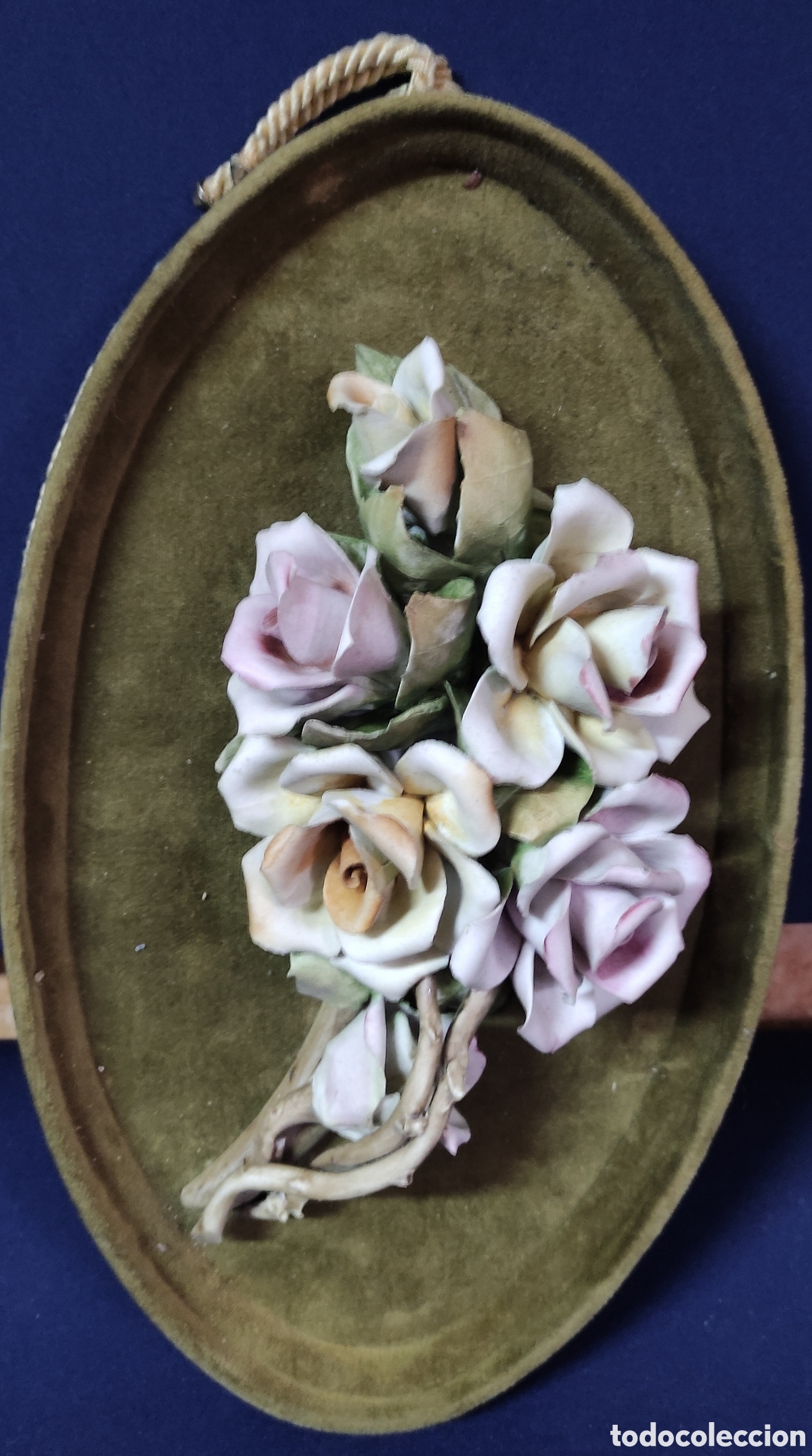 Antig&uuml;edades: CUADRO CON RAMO DE FLORES DE CER&Aacute;MICA - Foto 1