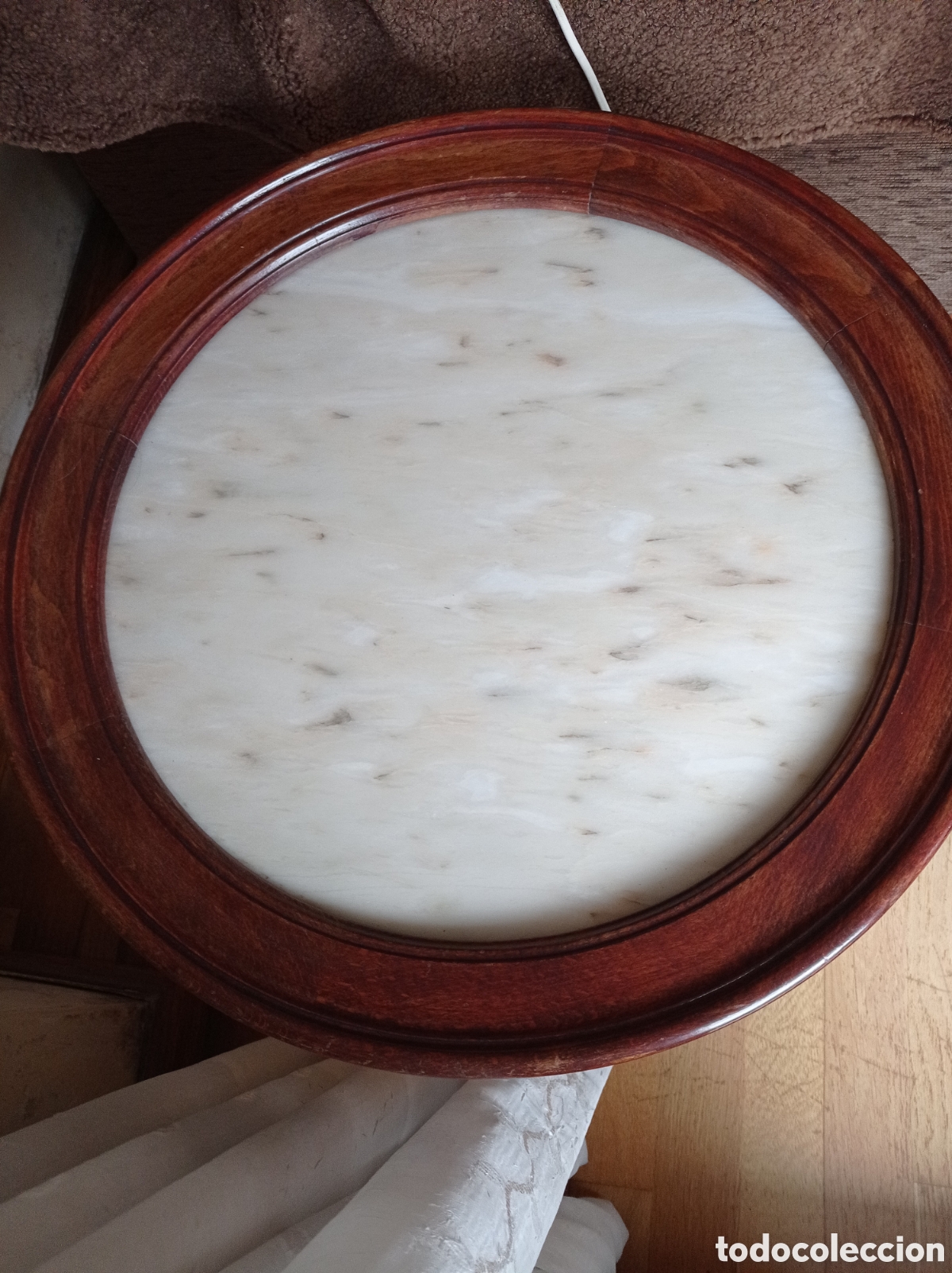 Antig&uuml;edades: Mesa redonda en madera de cerezo labrada y m&aacute;rmol - Foto 6
