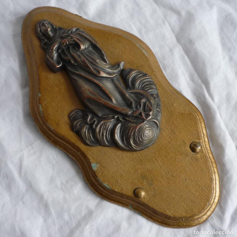 Antig&uuml;edades: Virgen de cobre sobre madera - Foto 1