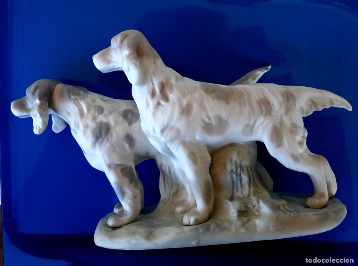 Antig&uuml;edades: PAREJA DE PERROS SETTER PORCELANA BISCUIT - Foto 2
