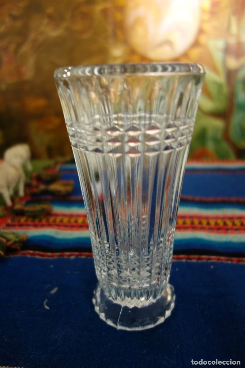 Antig&uuml;edades: FLORERO DE CRISTAL DEL SIGLO XIX - Foto 1