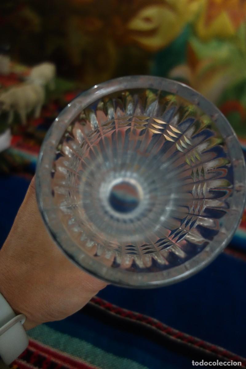 Antig&uuml;edades: FLORERO DE CRISTAL DEL SIGLO XIX - Foto 3