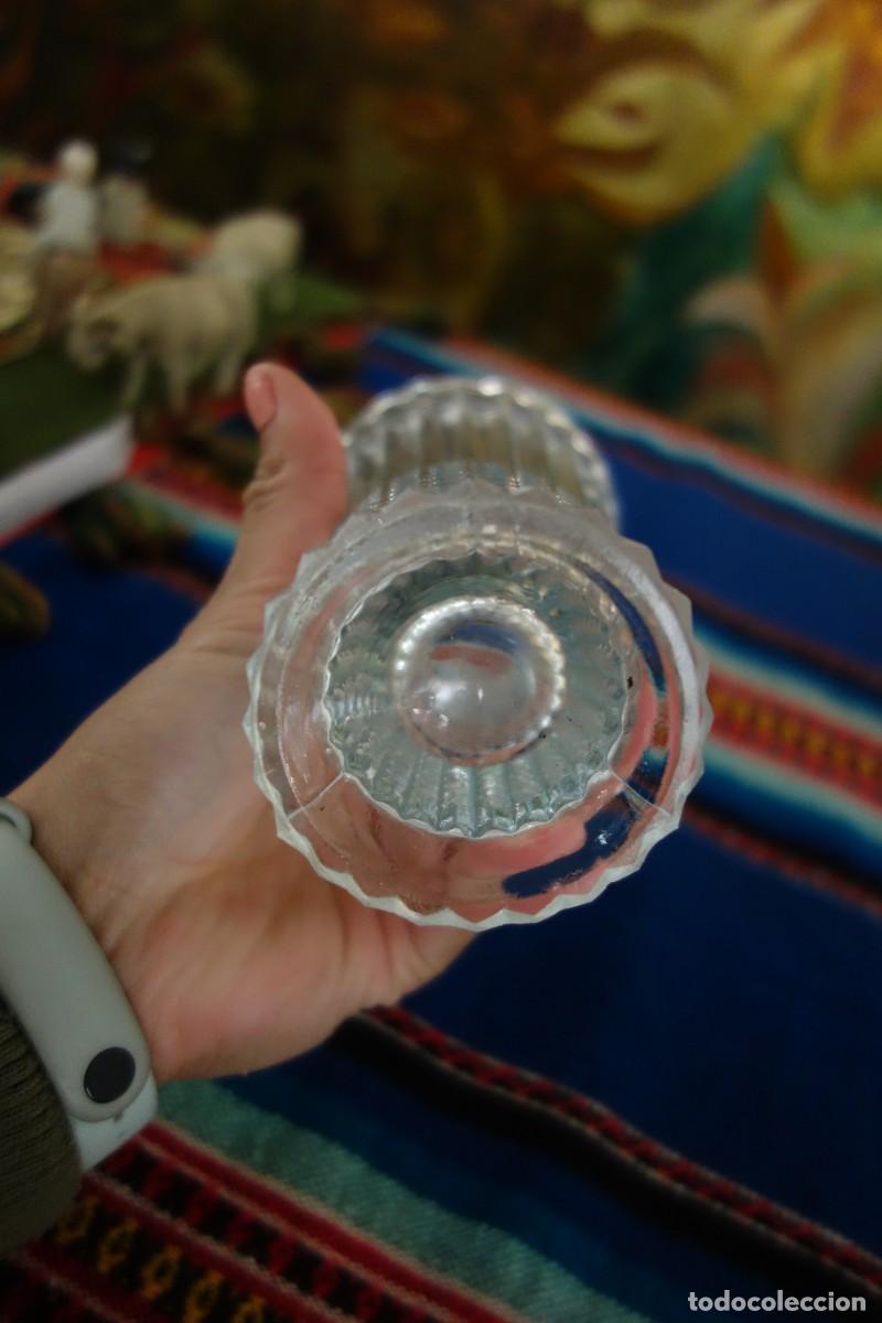 Antig&uuml;edades: FLORERO DE CRISTAL DEL SIGLO XIX - Foto 4