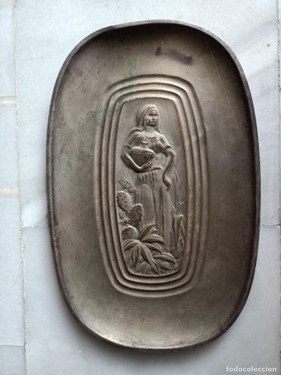 Antig&uuml;edades: Bandeja de mujer.International silver co - Foto 1