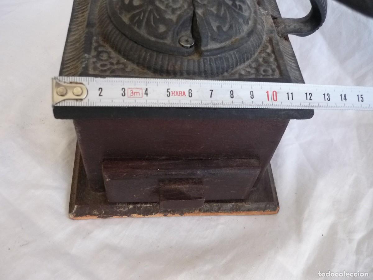 Antig&uuml;edades: Molinillo de caf&eacute; en hierro y madera - Foto 12