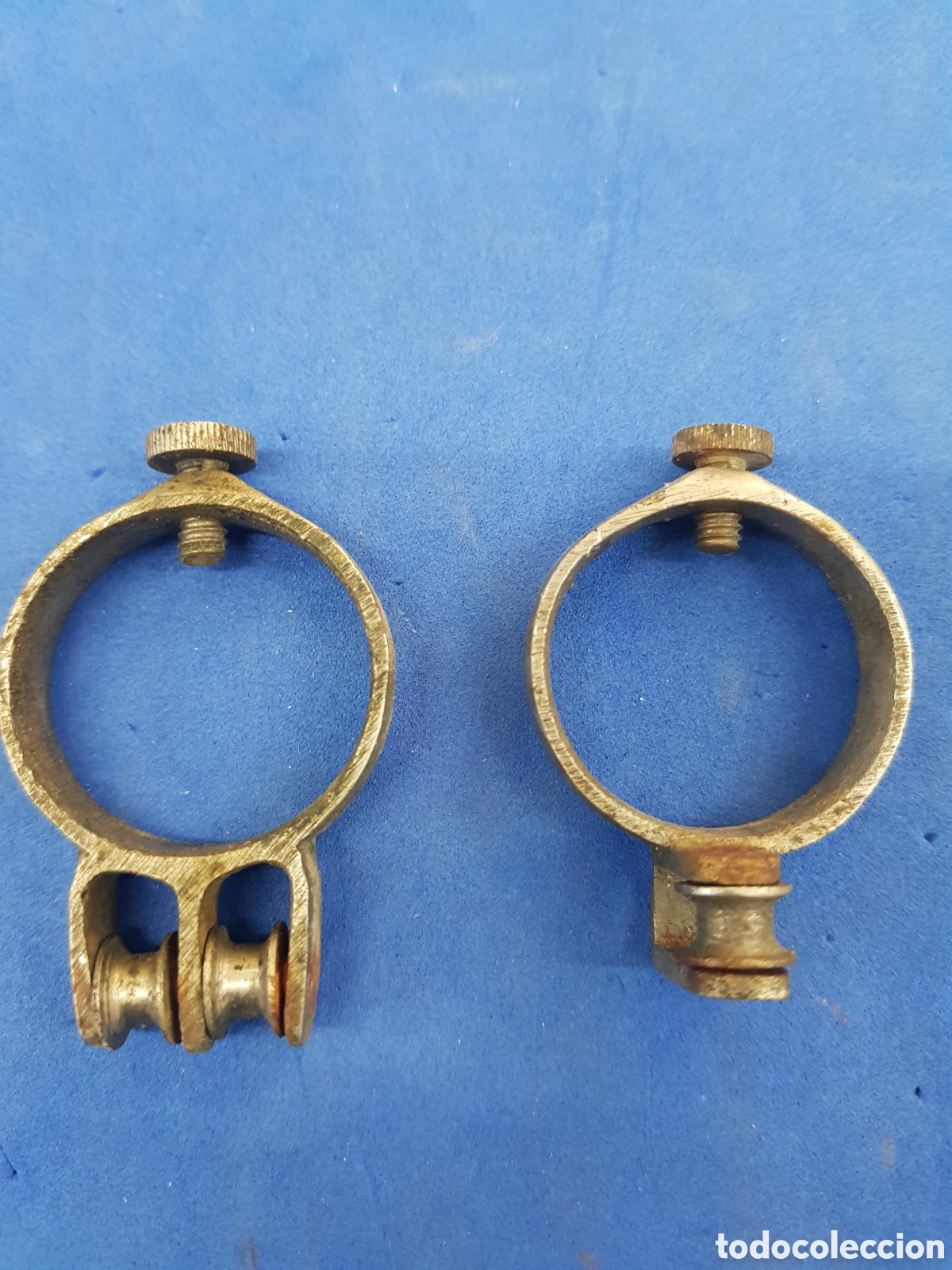 Antig&uuml;edades: 2 Carruchas para cortinajes - Foto 1