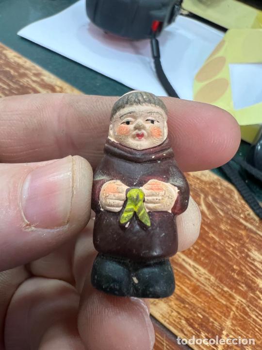 Oggetti Antichi: ANTIGUO FRAILE DE TERRACOTA - MEDIDA 4 CM