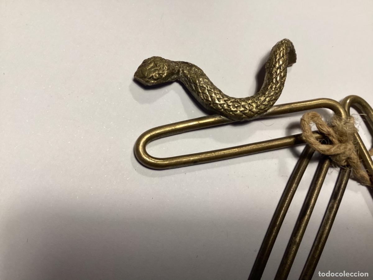 Antig&uuml;edades: Dos hebillas forma serpiente met&aacute;licas - Foto 1