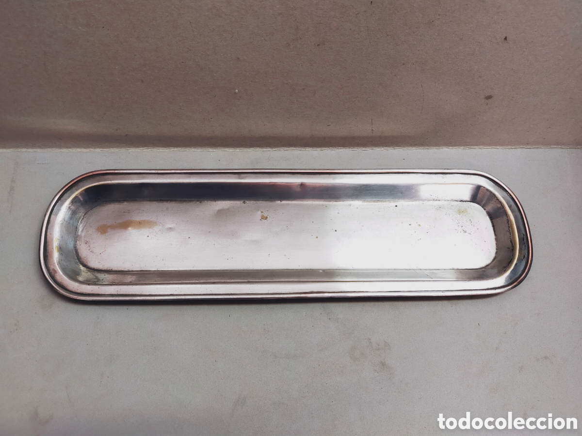 Antig&uuml;edades: BANDEJA ALARGADA EN METAL PLATEADO. - Foto 2