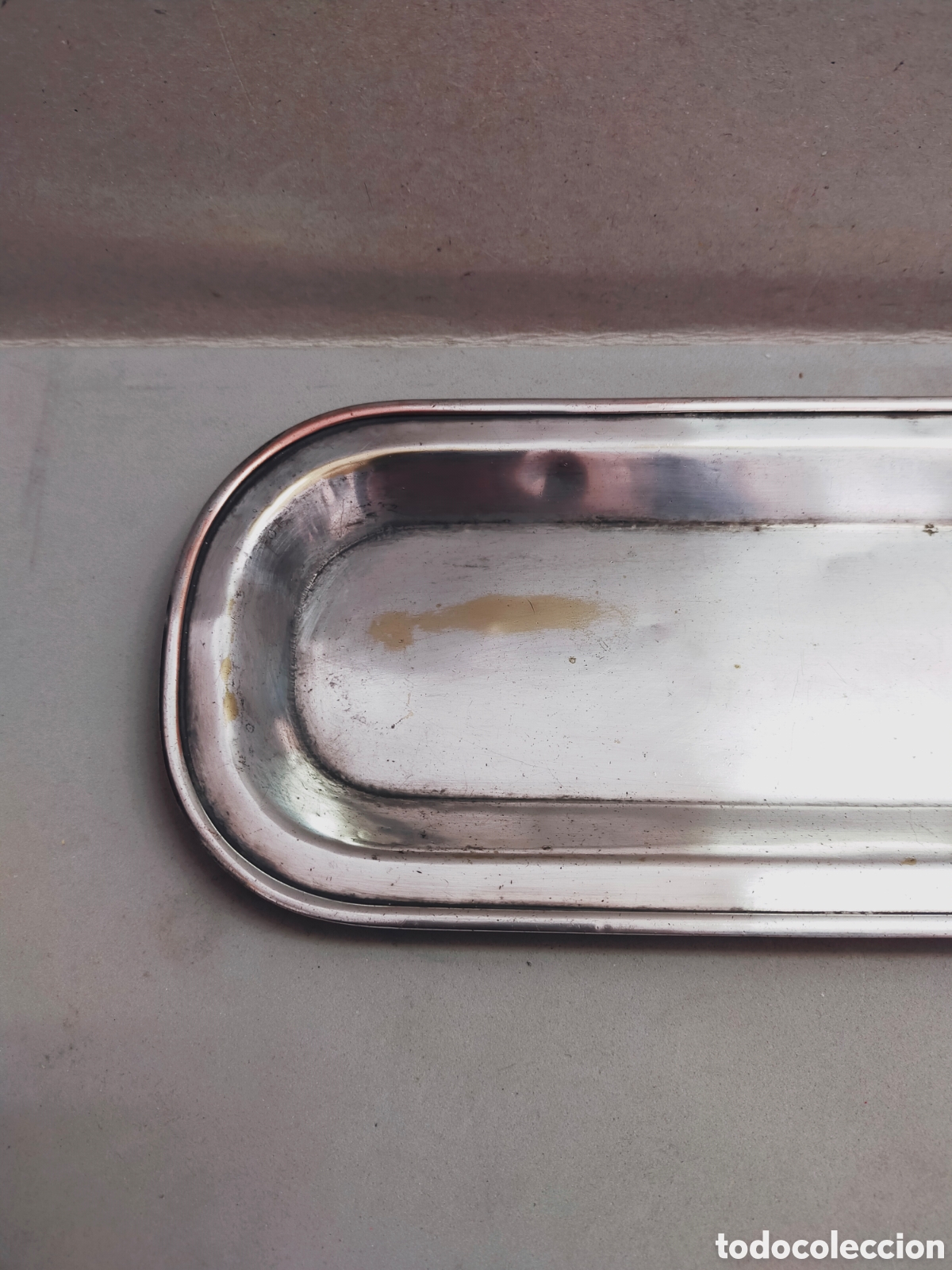 Antig&uuml;edades: BANDEJA ALARGADA EN METAL PLATEADO. - Foto 3