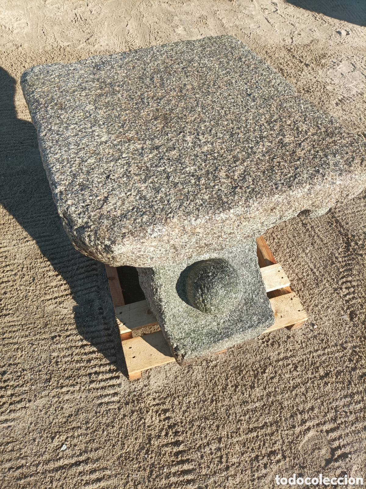 Antig&uuml;edades: Mesa de granito antig&uuml;a - Foto 3