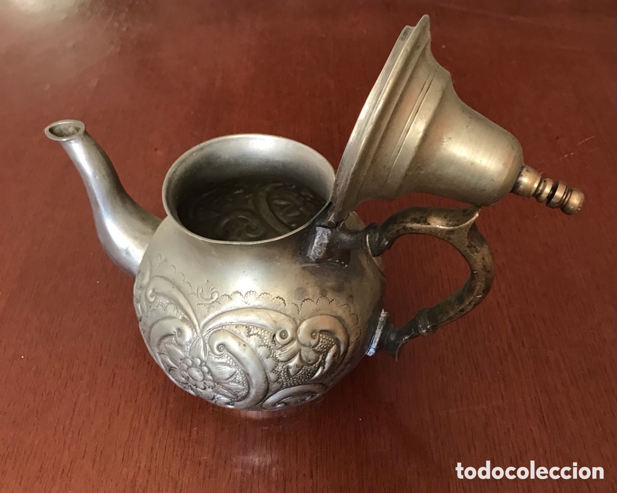 Antig&uuml;edades: Antigua tetera &aacute;rabe. - Foto 1