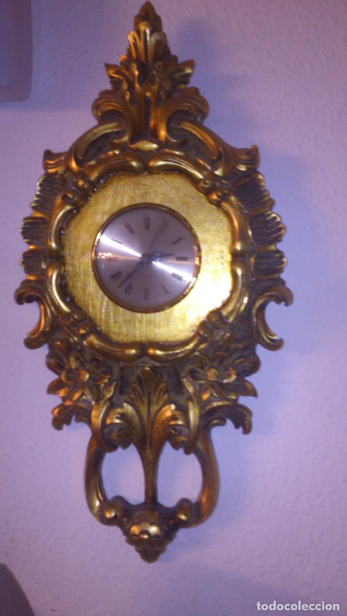 Antig&uuml;edades: Reloj en madera dorada - Foto 1