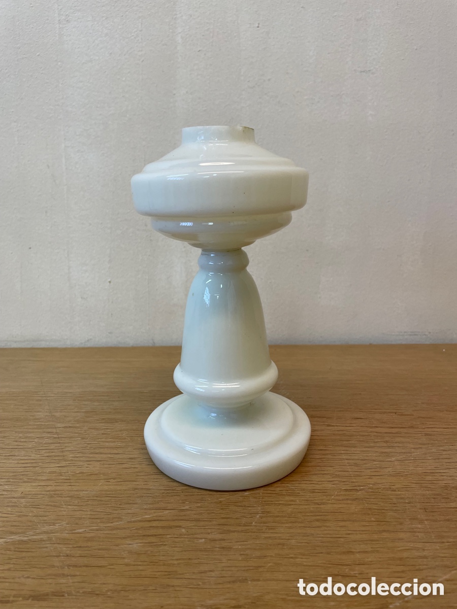 Antig&uuml;edades: Base pie de quinque de cristal de opalina blanco con dep&oacute;sito. - Foto 1