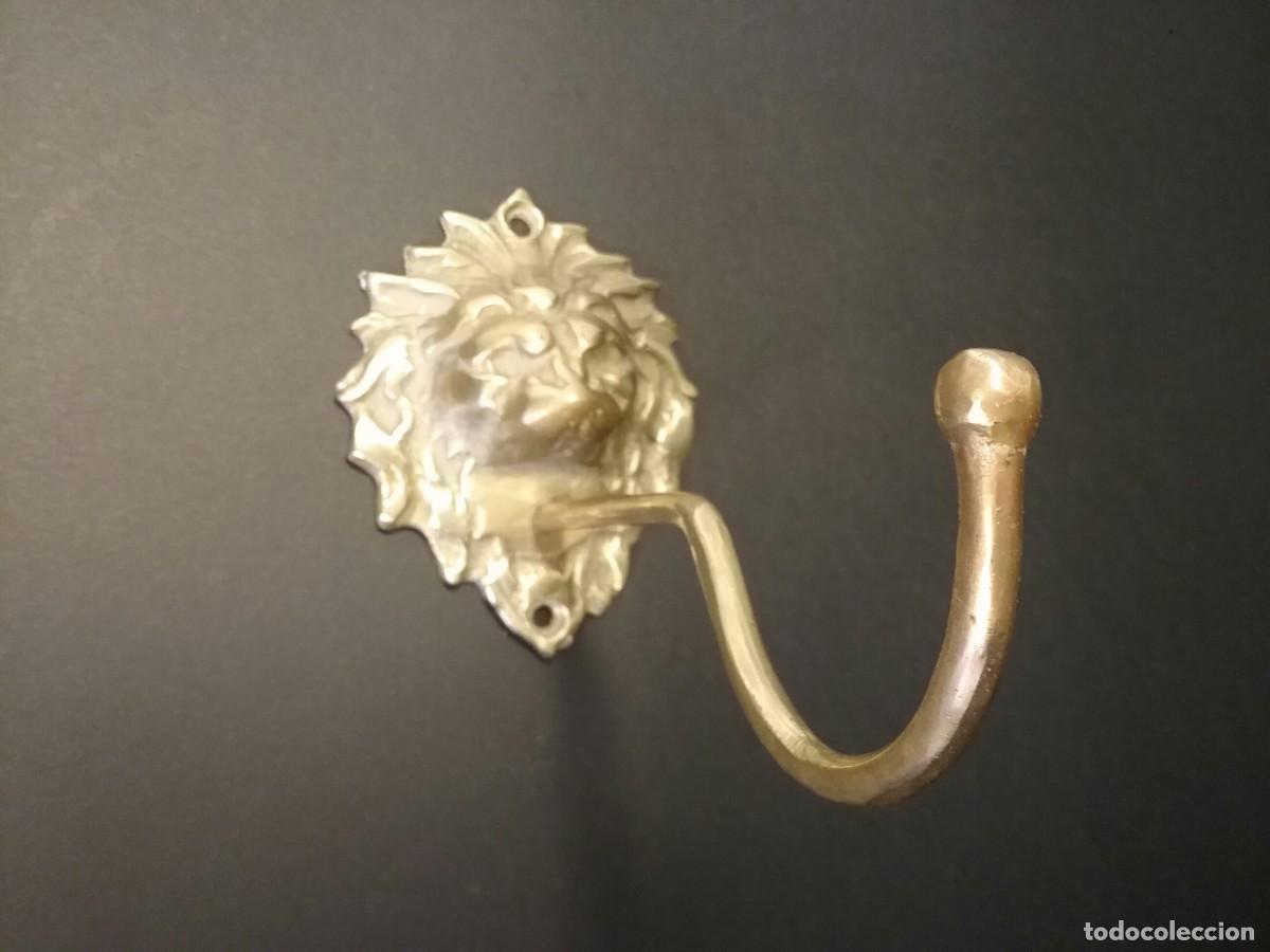 Antig&uuml;edades: COLGADOR CABEZA DE LEON - Foto 1