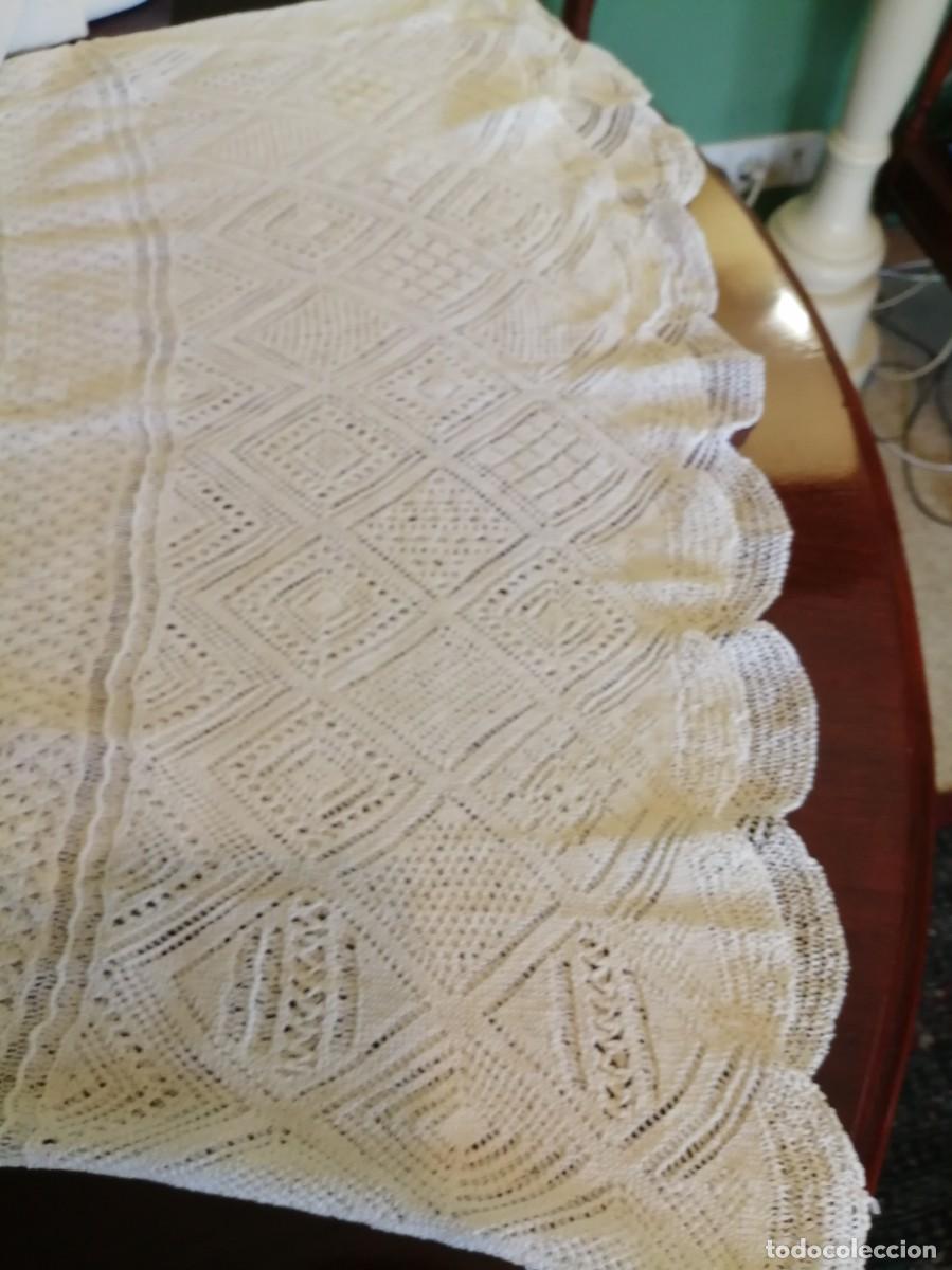 Antig&uuml;edades: holmad&oacute;n en blanco con gran crochet , 96x50, 32 cms - Foto 1