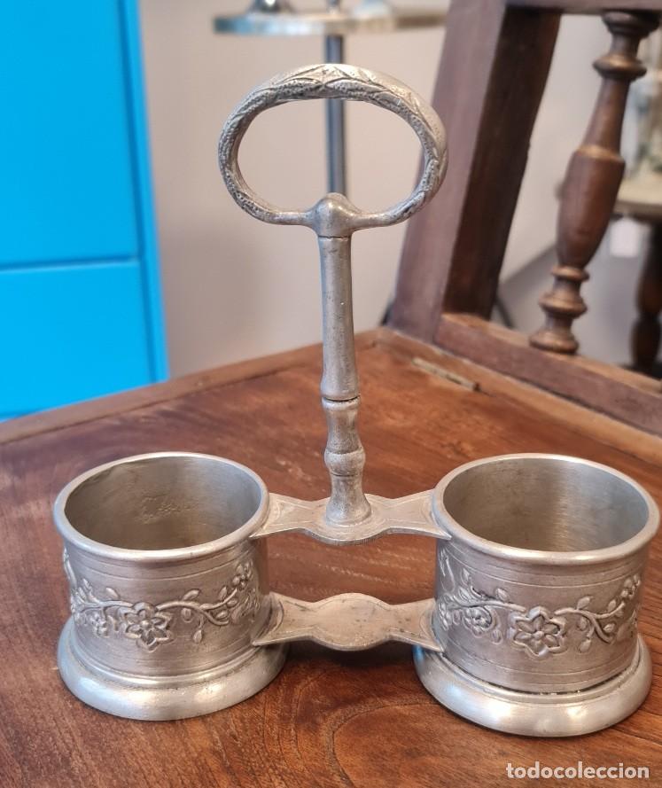 Antig&uuml;edades: Juego de aceitera y vinagrera en peltre. - Foto 1