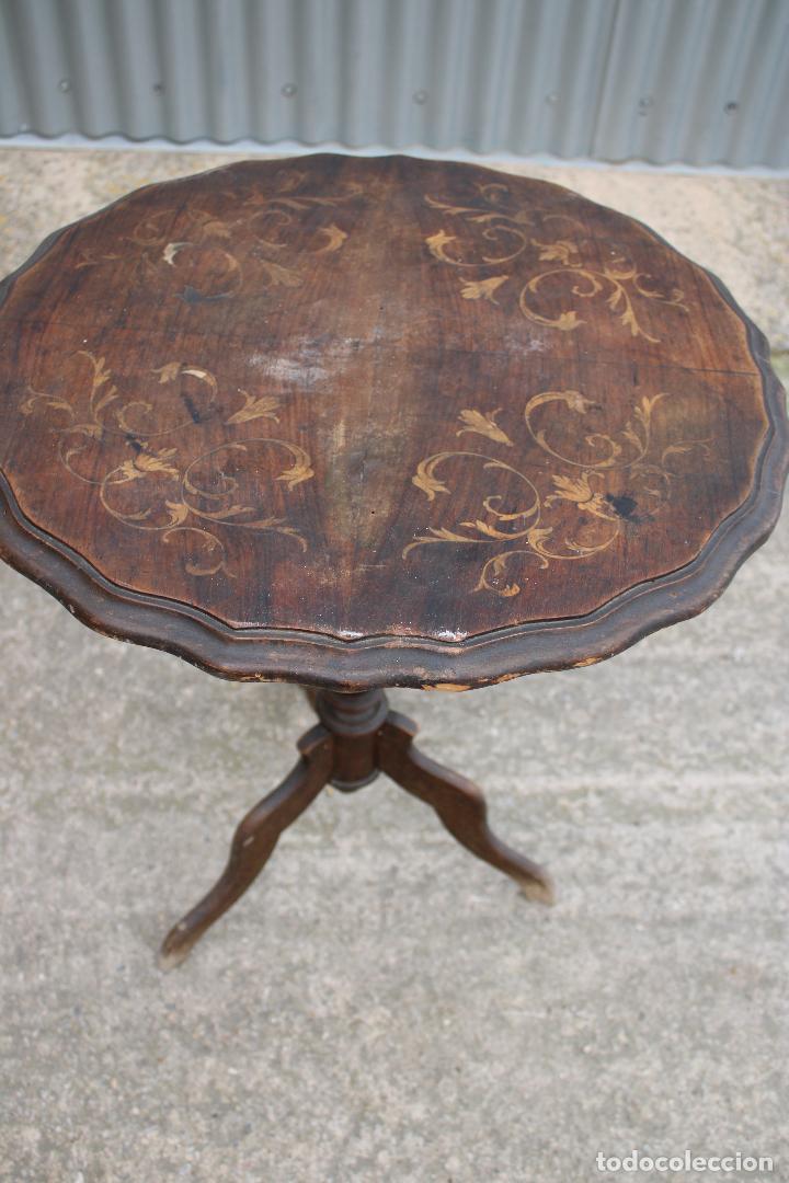 Antig&uuml;edades: mesa de marqueteria con cristal - Foto 3