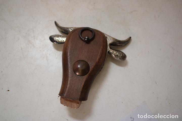 Antig&uuml;edades: figura de pared toro plateado - Foto 2