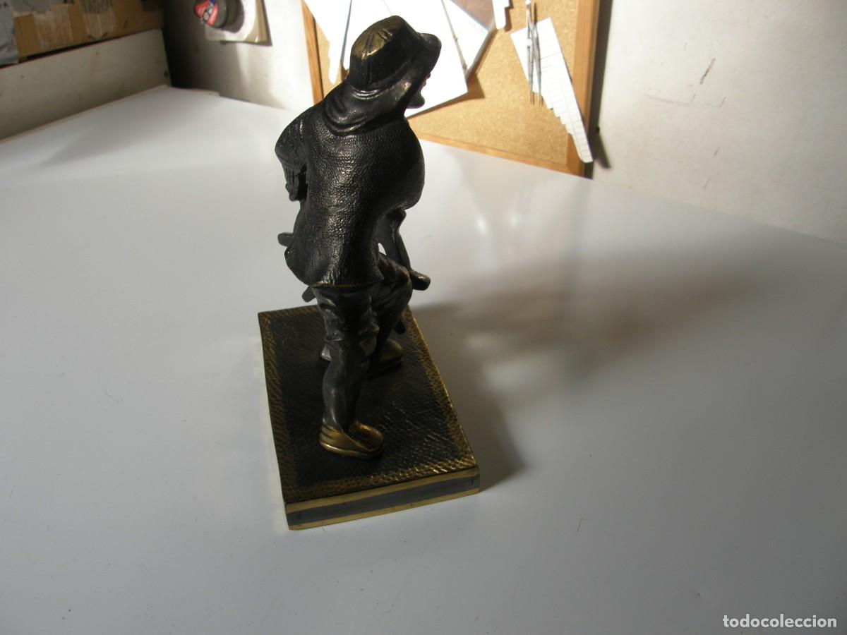 Antig&uuml;edades: Capitan con timon en bronce - Foto 3
