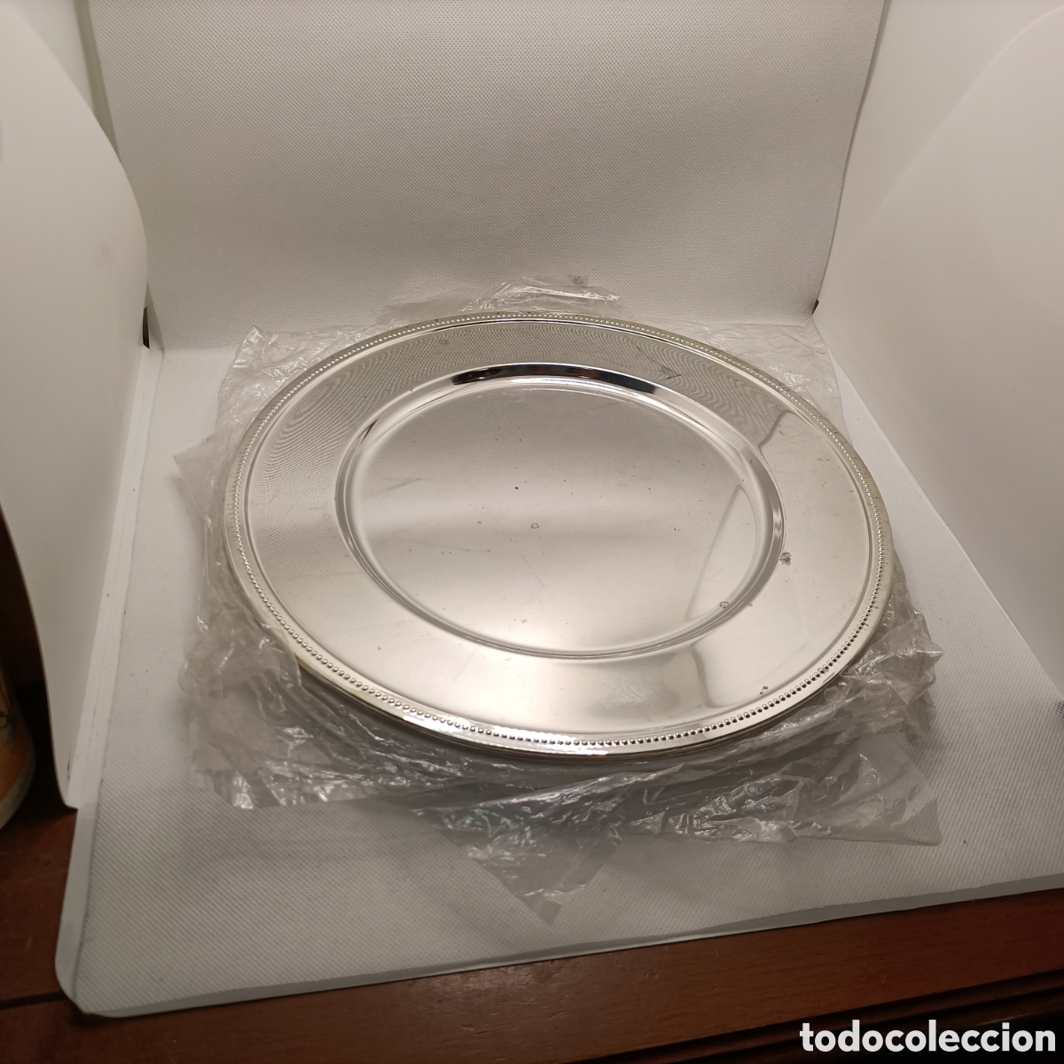 Antig&uuml;edades: 6 platos de respeto plateados - Foto 1
