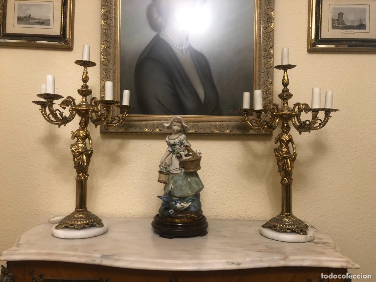 Antig&uuml;edades: Pareja de candelabros en bronce y m&aacute;rmol - Foto 1
