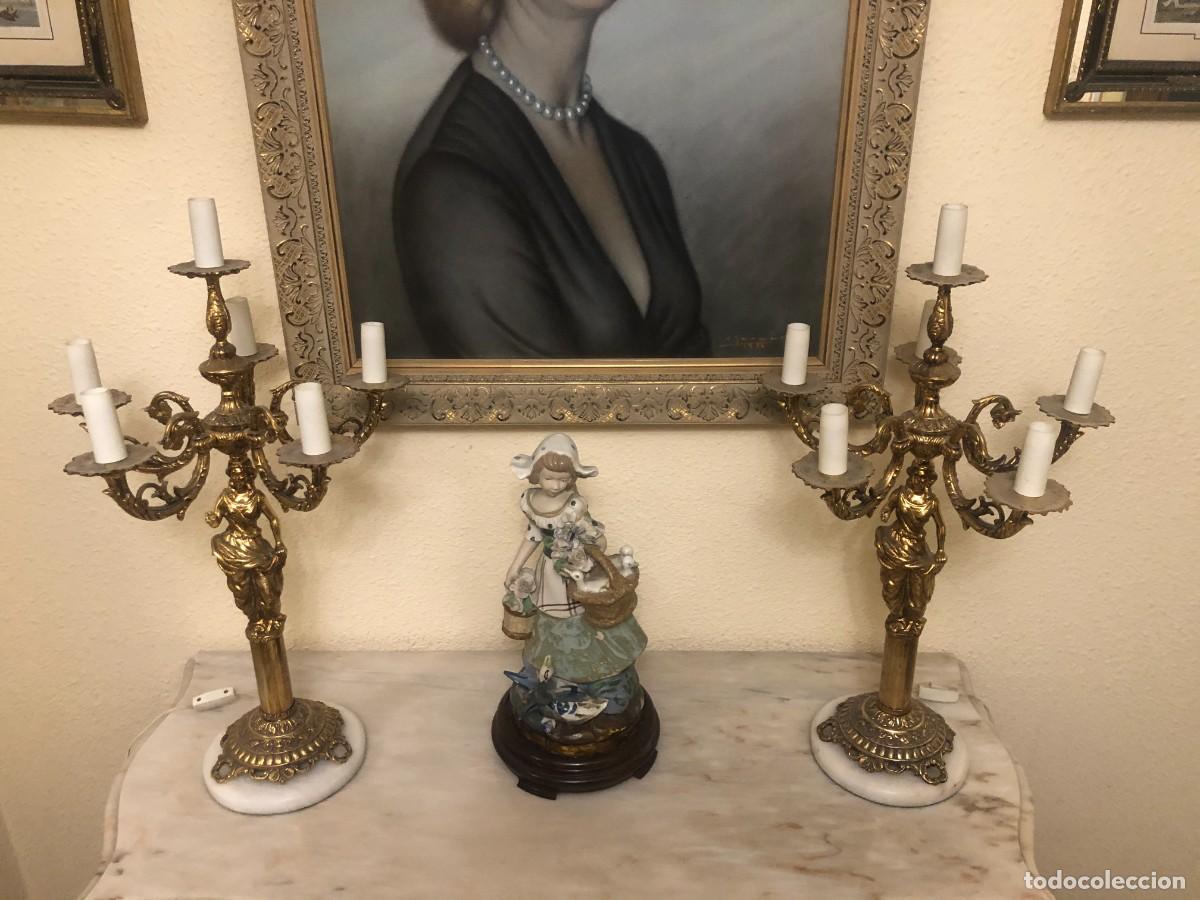 Antig&uuml;edades: Pareja de candelabros en bronce y m&aacute;rmol - Foto 3