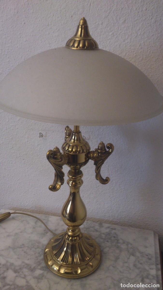 Antig&uuml;edades: L&aacute;mpara bronce con tulipa de cristal - Foto 1