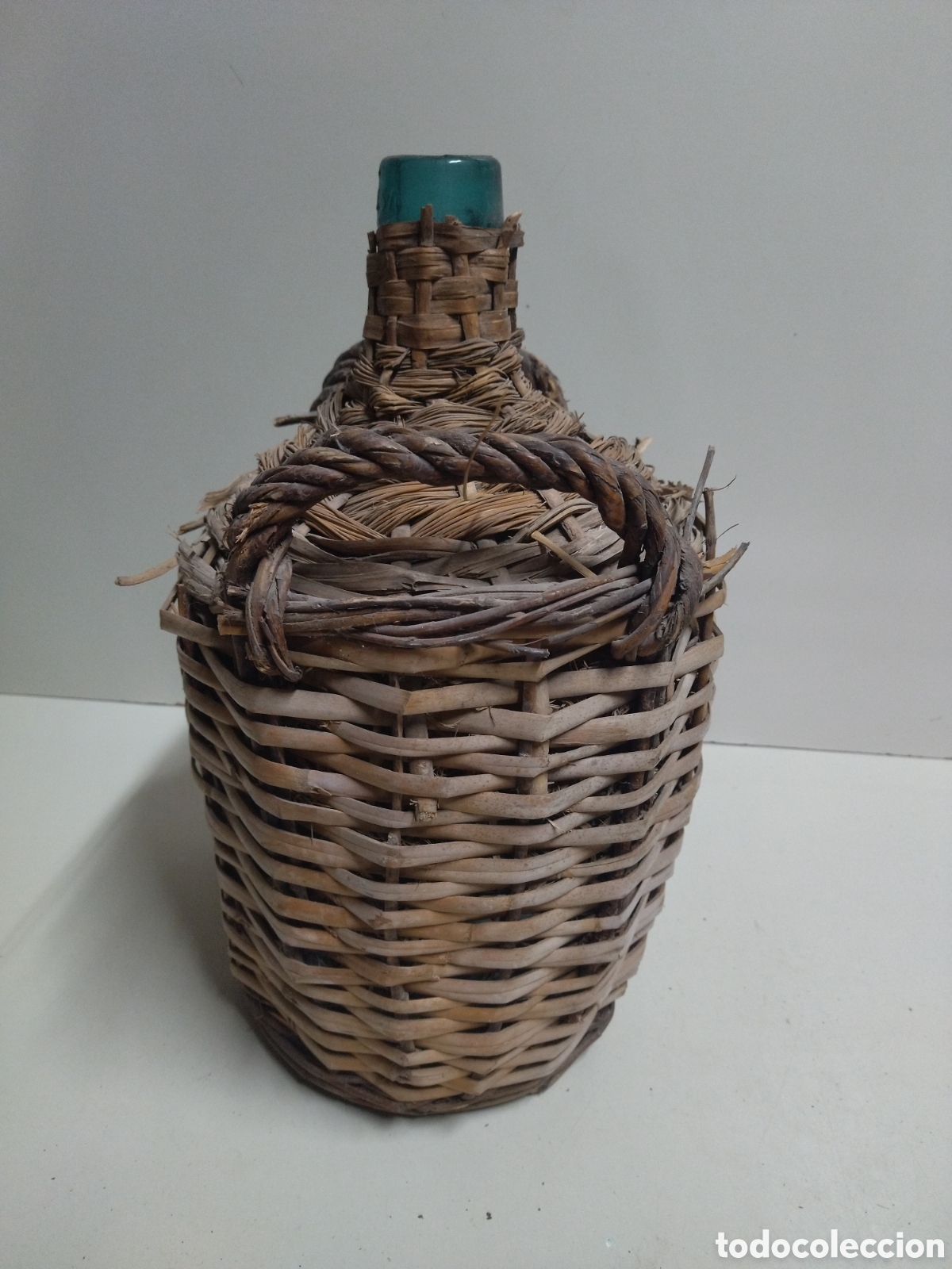 Antig&uuml;edades: Damajuana forrada de mimbre, enea. Viresa - Foto 6