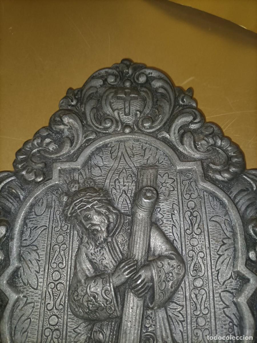 Antig&uuml;edades: PRECIOSA BENDITERA CRISTO DEL GRAN PODER -METAL PLATEADO CRISTAL - Foto 3