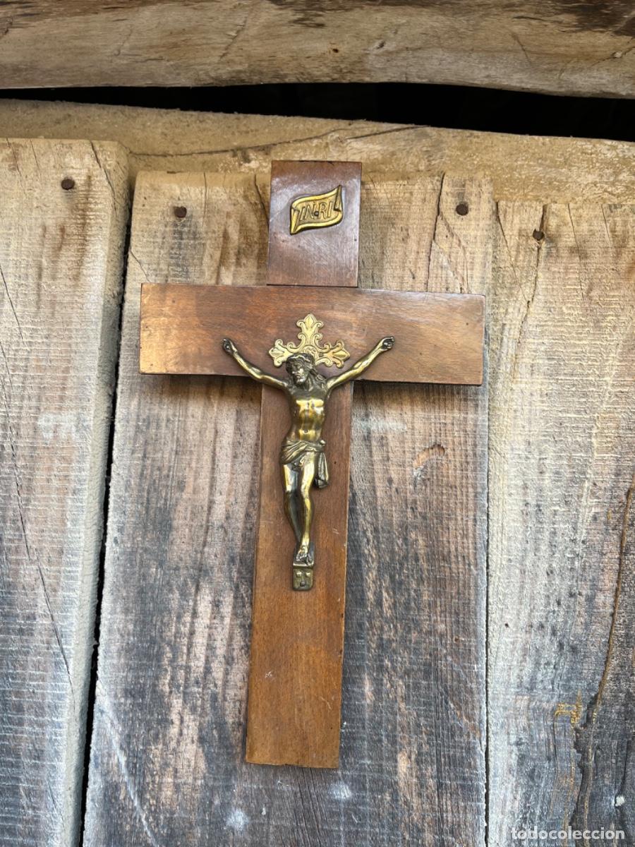 Antig&uuml;edades: Crucifijo, nogal, bronce - Foto 1